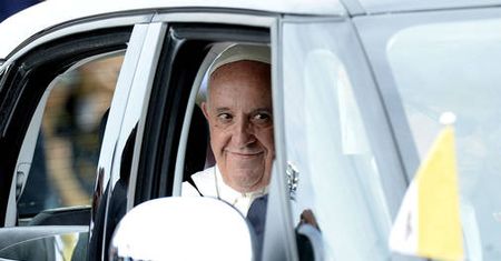 82 tys. dol. za czarnego Fiata. Jeździł nim papież Franciszek