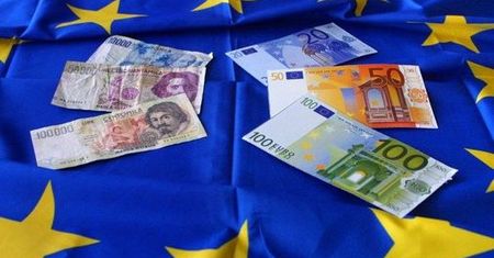 Włosi ciągle trzymają w domach stare liry. Pieniądze zachowały wartość