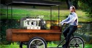 Zbudował trzystukilogramowy rower i sprzedaje kawę. Pomysł sprowadził z Holandii razem ze starą Gazellą