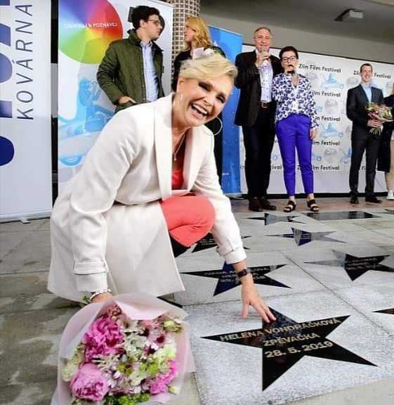 Helena Vondrackova - Instagram