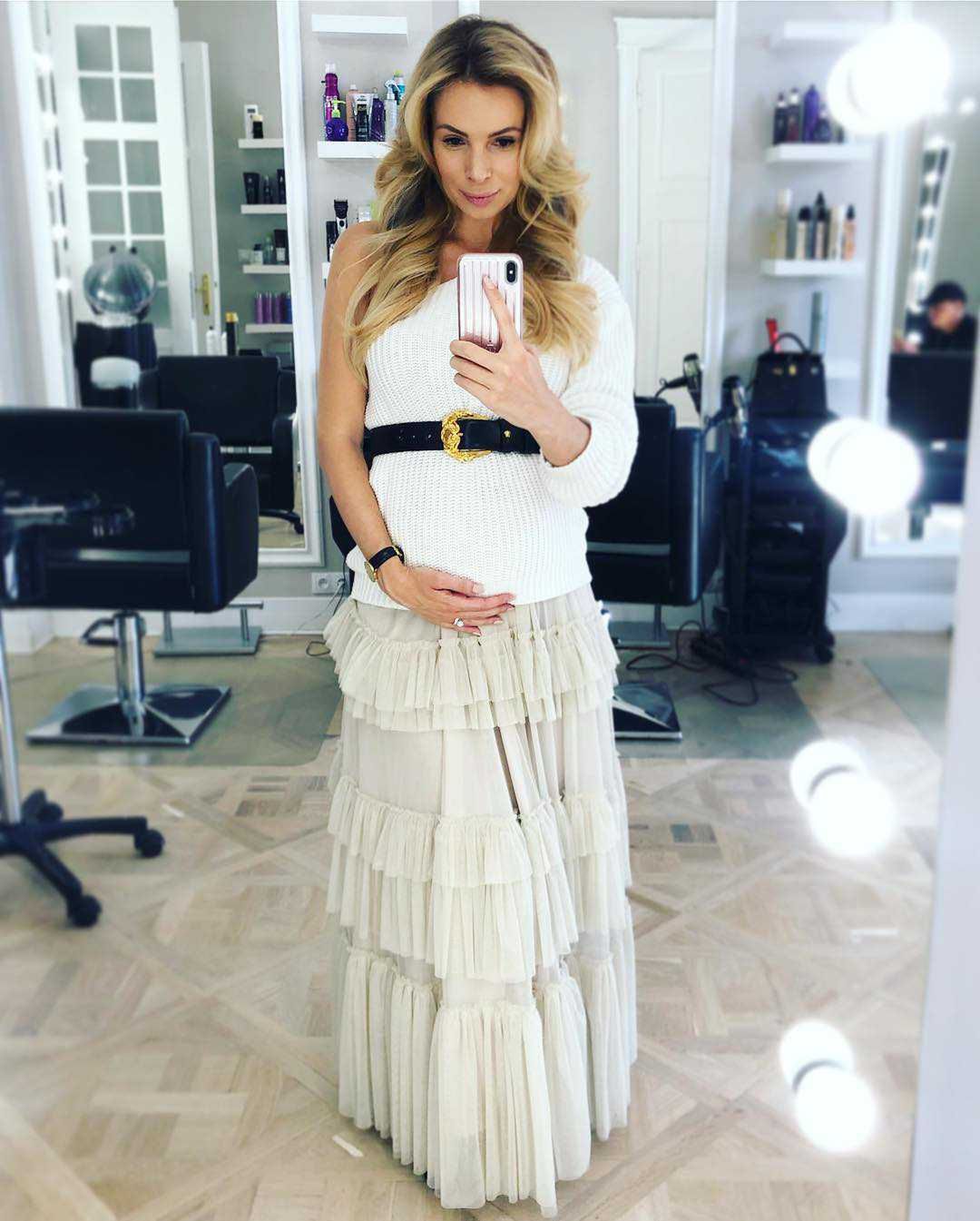 Izabela Janachowska z ciążowym brzuszkiem