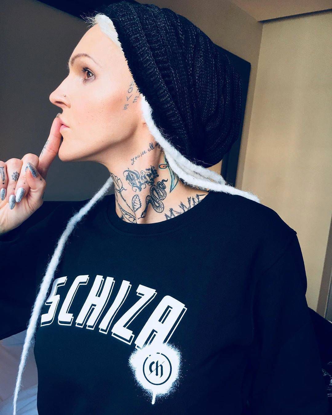 Agnieszka Chylińska - tatuaż na twarzy