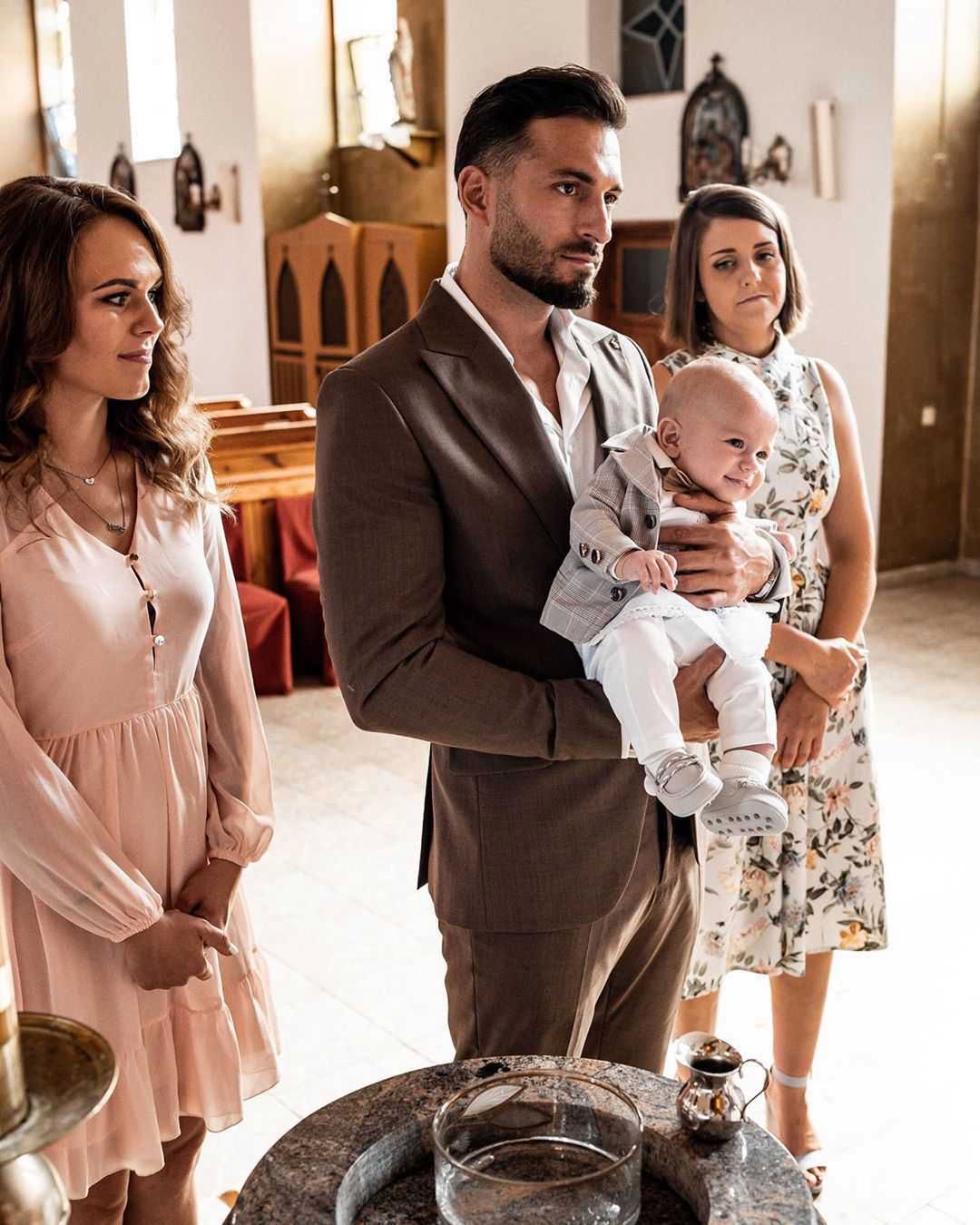 Rafał Maślak pokazał zdjęcia z chrzcin swojego syna