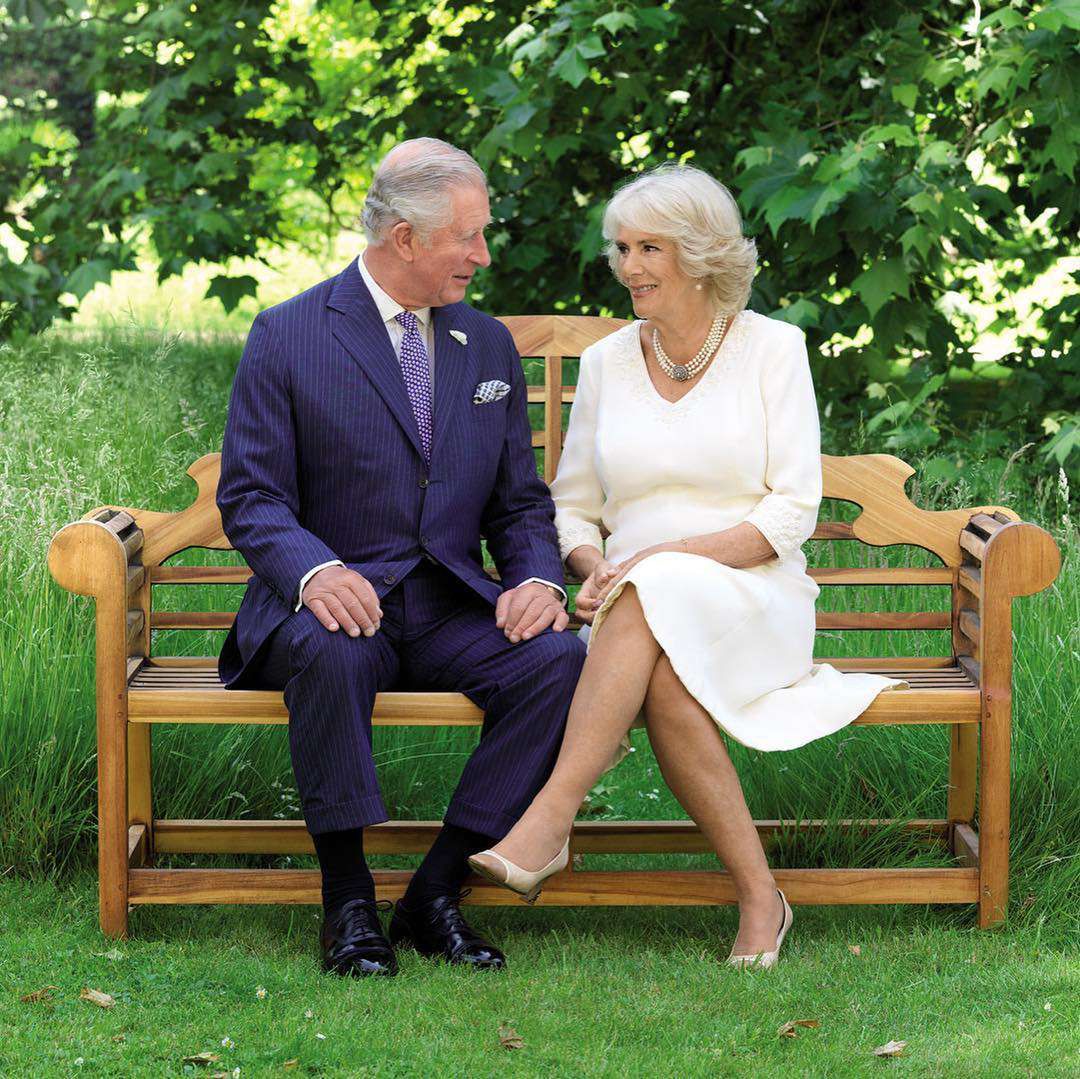 Księżna Camilla i książę Karol na romantycznym zdjęciu