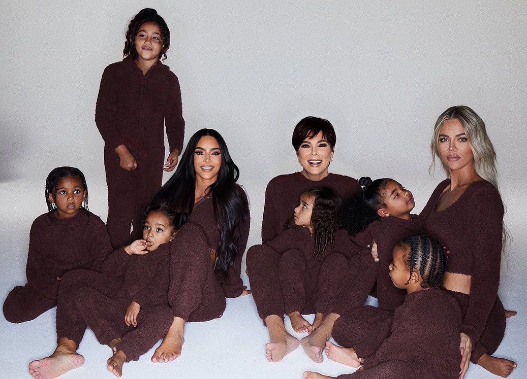 Kim Kardashian z rodziną – Boże Narodzenie 2021