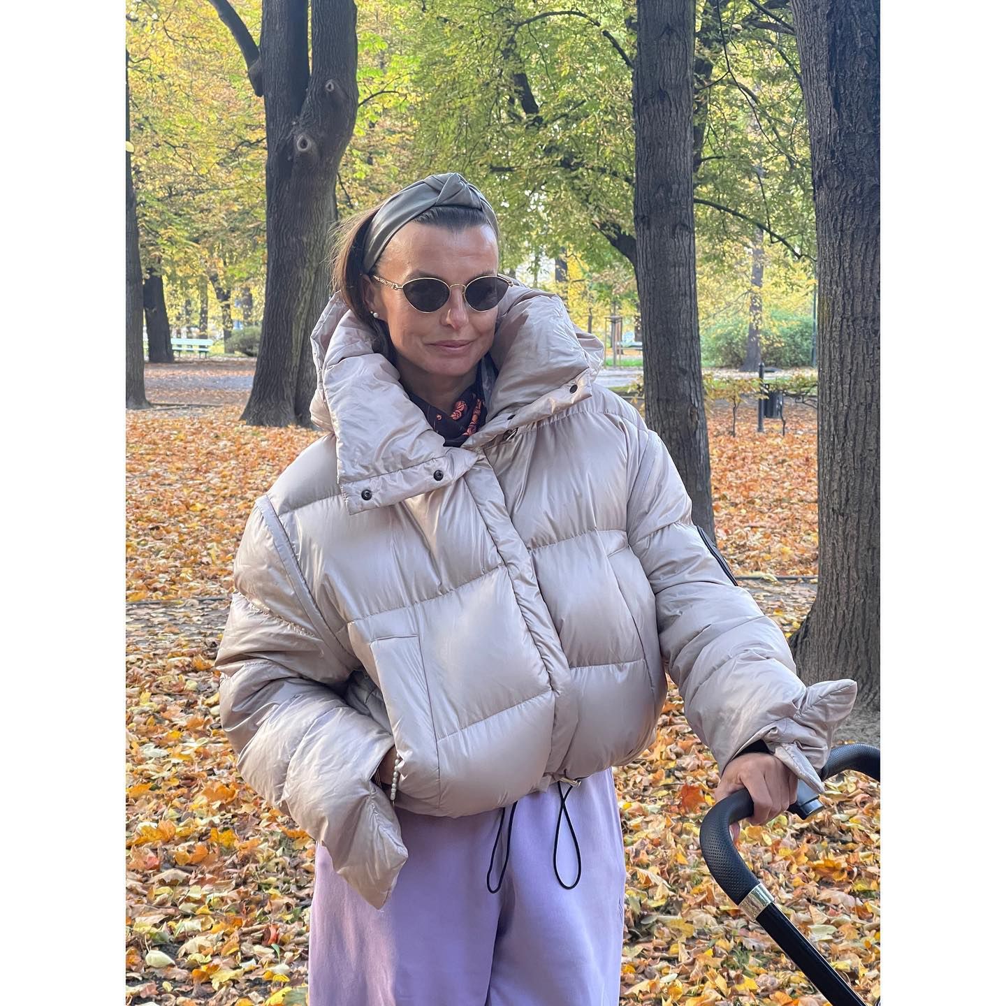Kasia Sokołowska na spacerze z synem