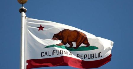Kalifornijczycy ogłaszają na Twitterze #Calexit