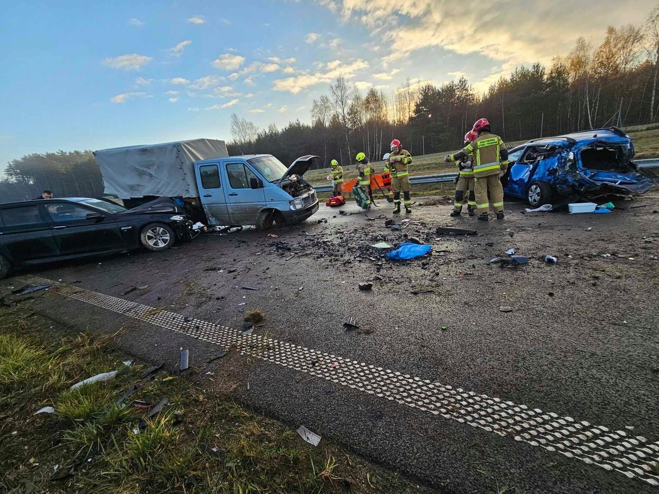 Wypadek na drodze S6: osiem pojazdów zderzyło się w Błotnicy