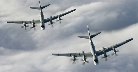 Putin wysłał bombowce w stronę Kima. Japonia poderwała myśliwce