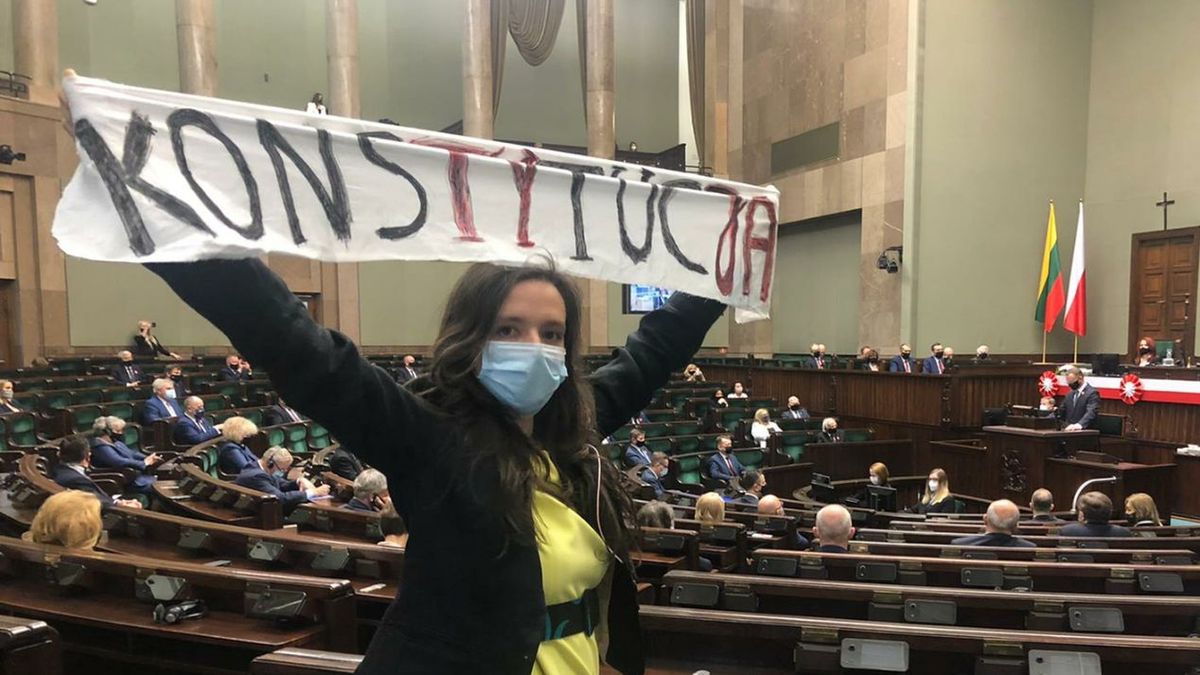 Klaudia Jachira wstała podczas przemówienia Andrzeja Dudy