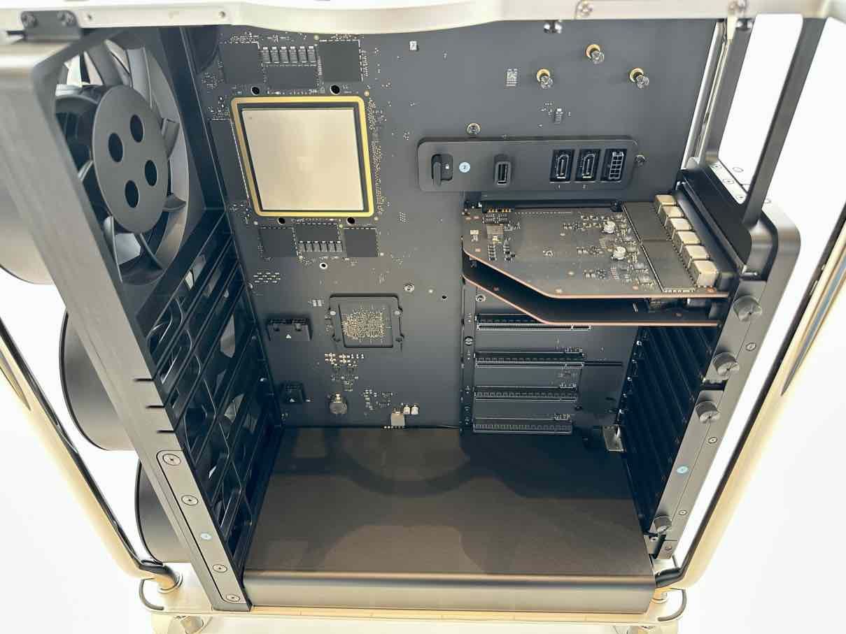 Mac Pro wnętrze