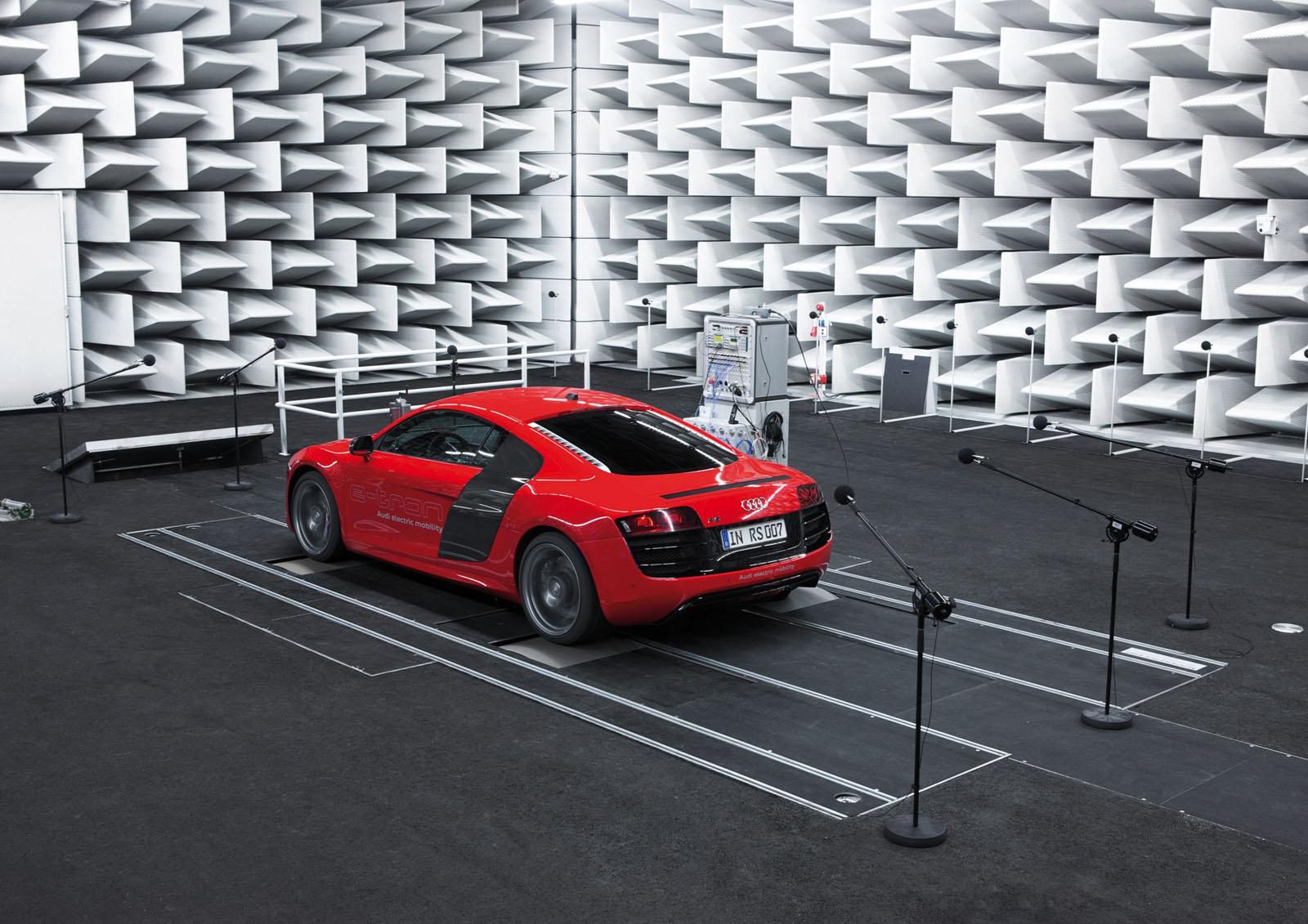 Audi R8 e-tron - niespełnione elektryczne marzenie [galeria] 36