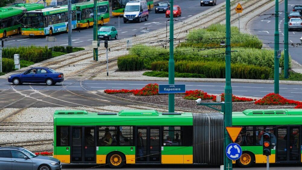 Rondo Kaponiera
Marek Zakrzewski
arteria, autobus, centrum, Kaponiera, komunikacja, komunikacyjny, MPK, Pozna�, przebudowa, przesiadkowy, przystanek, remont, rondo, skrzy�owanie, tramwaj, ulica, w�ze�