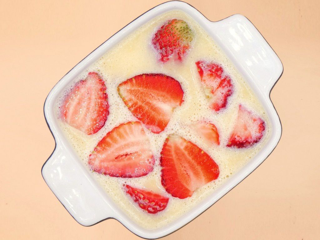 pieczony omlet z truskawkami 3