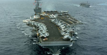 USS Abraham Lincoln już w regionie. Jest tam z powodu Iranu
