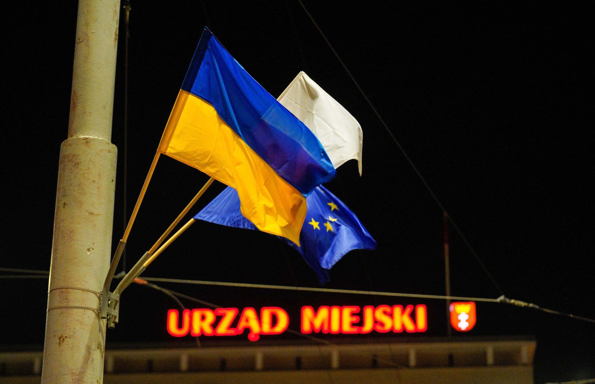 Zatrzymano mężczyznę, który miał ściągać flagi Ukrainy z miejsc publicznych