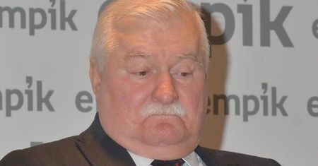 Lech Wałęsa twierdzi, że dostaje ZA NISKĄ emeryturę. Miesięcznie jego konto wpływa KILKANAŚCIE tysięcy złotych...