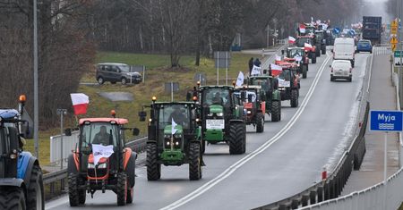 Rolnicy protestują, bo znaleźli się "na skraju bankructwa". Wkrótce odczuje to Warszawa