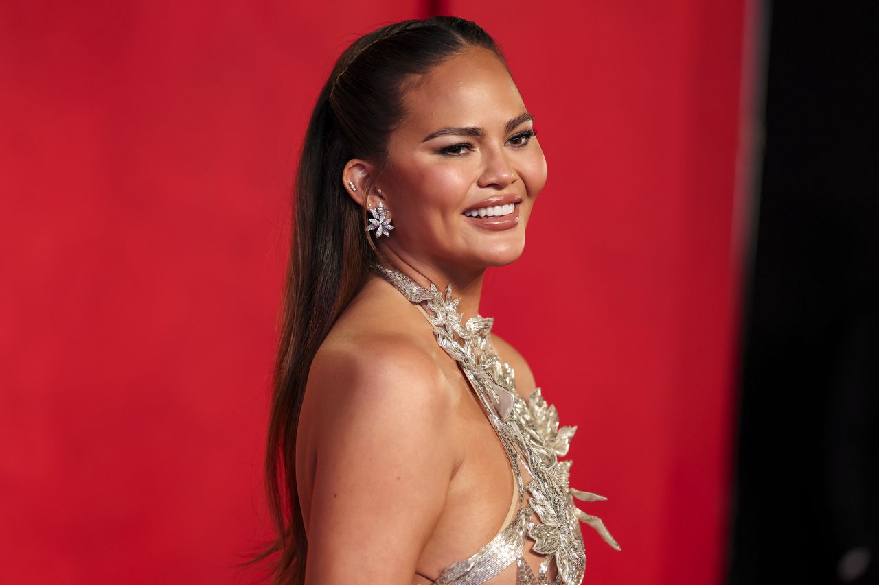 Vanity Fair Oscar Party, Chrissy Teigen 