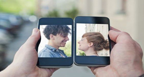 W Polsce na smartfonach najchętniej oglądane wiadomości i kabarety, na tabletach programy telewizyjne