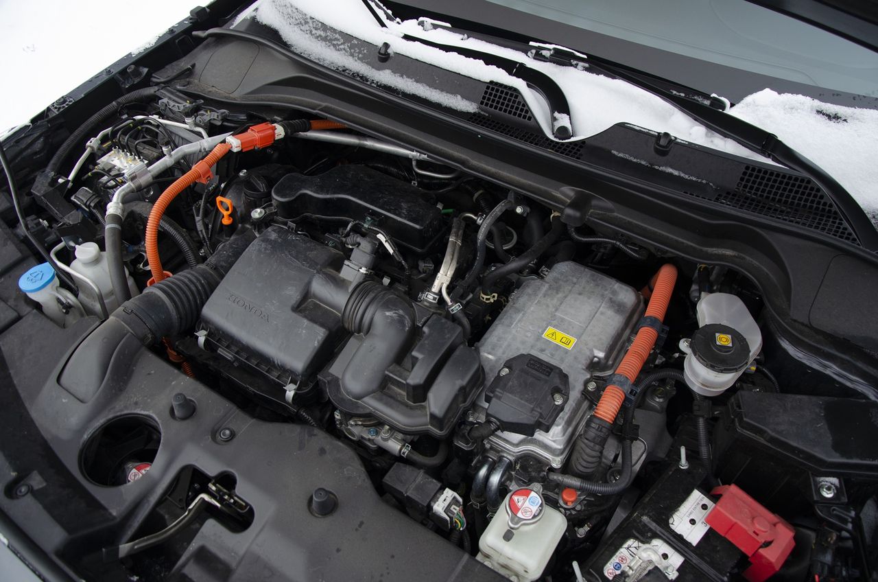 Honda wymyśliła, że lepiej mieć napęd elektryczny wspomagany silnikiem spalinowym. Tak działa w każdych warunkach.