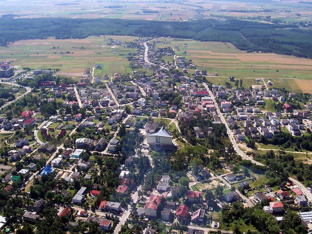 W cieniu Jastrzębiej Góry. Uroczy zakątek na samym końcu Polski