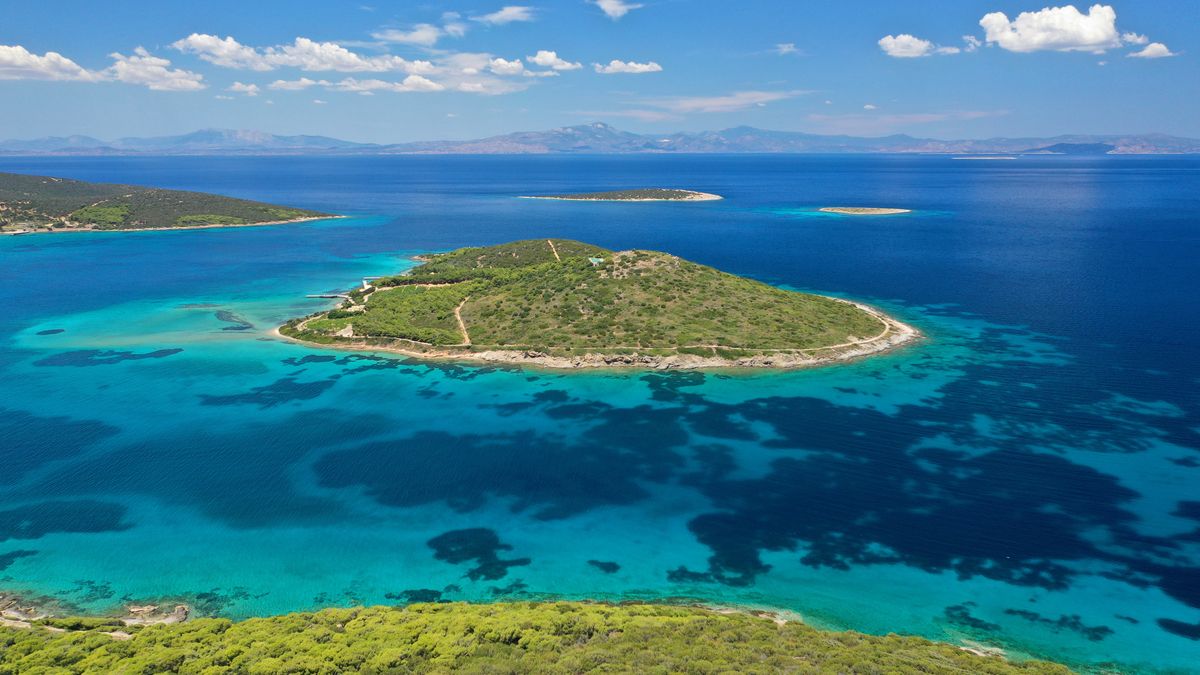 Tragonisi leży blisko wyspy Mykonos