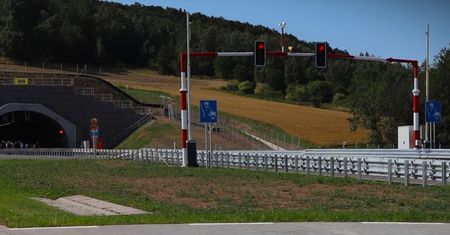 Przejazd tunelem i mandat. Ruszyła nowa "pułapka" na kierowców