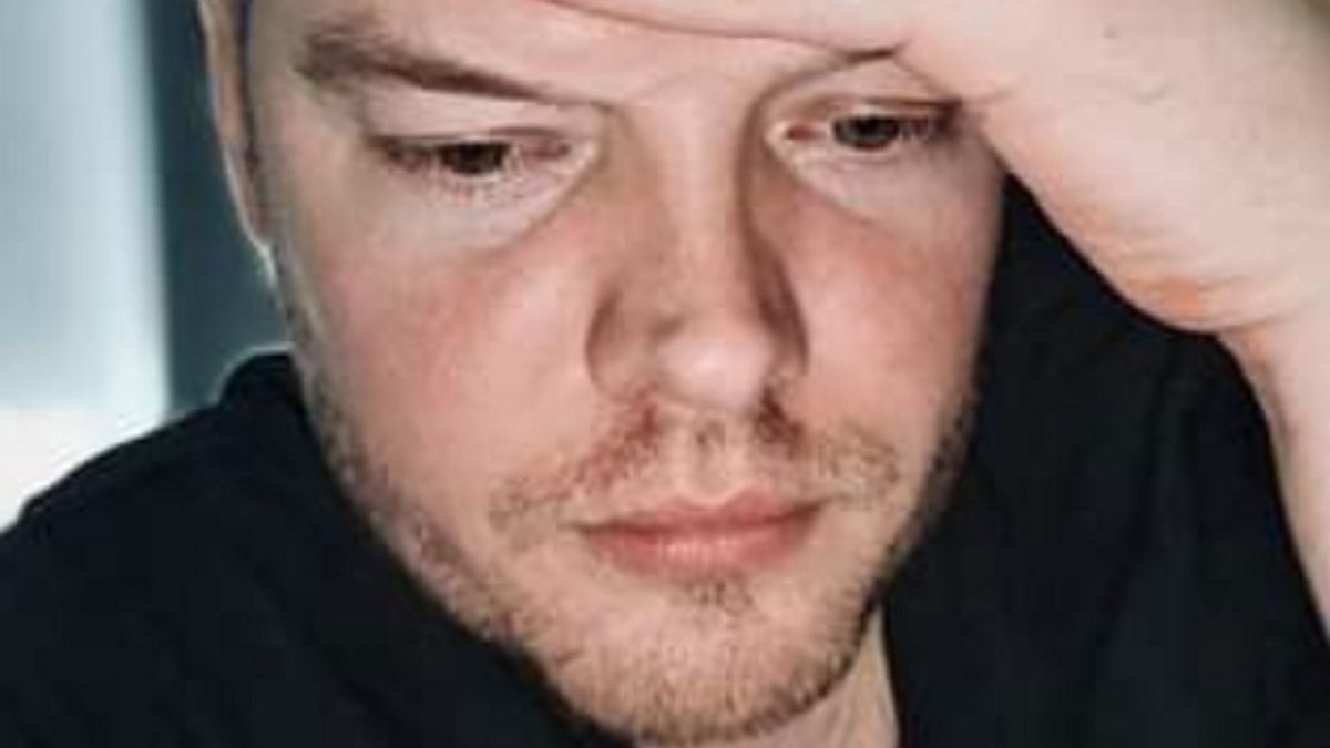 Lekarz Bartosz Fiałek - specjalista w dziedzinie reumatologii.