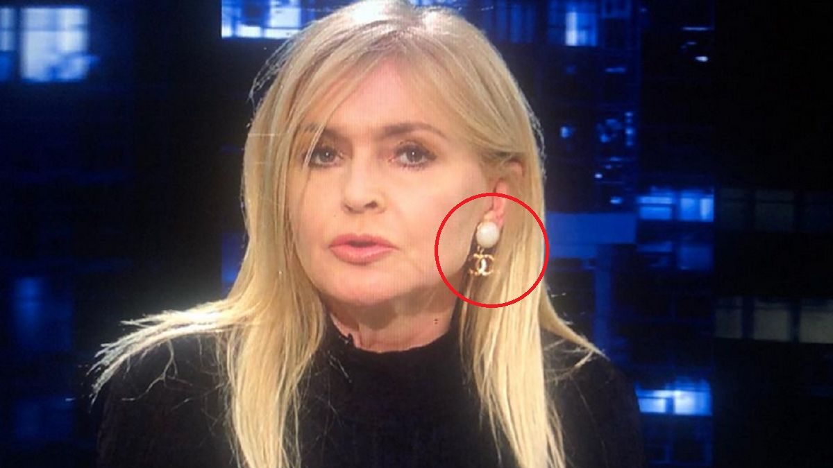 Monika Olejnik w kolczykach Chanel