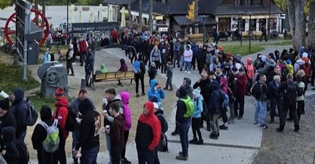 Była godz. 8:00. Zdjęcie z Kuźnic. "Na piechotę by weszli w tym czasie"