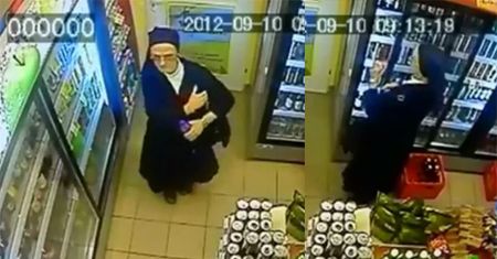 Zakonnica KRADNIE PIWO Z ŻABKI!