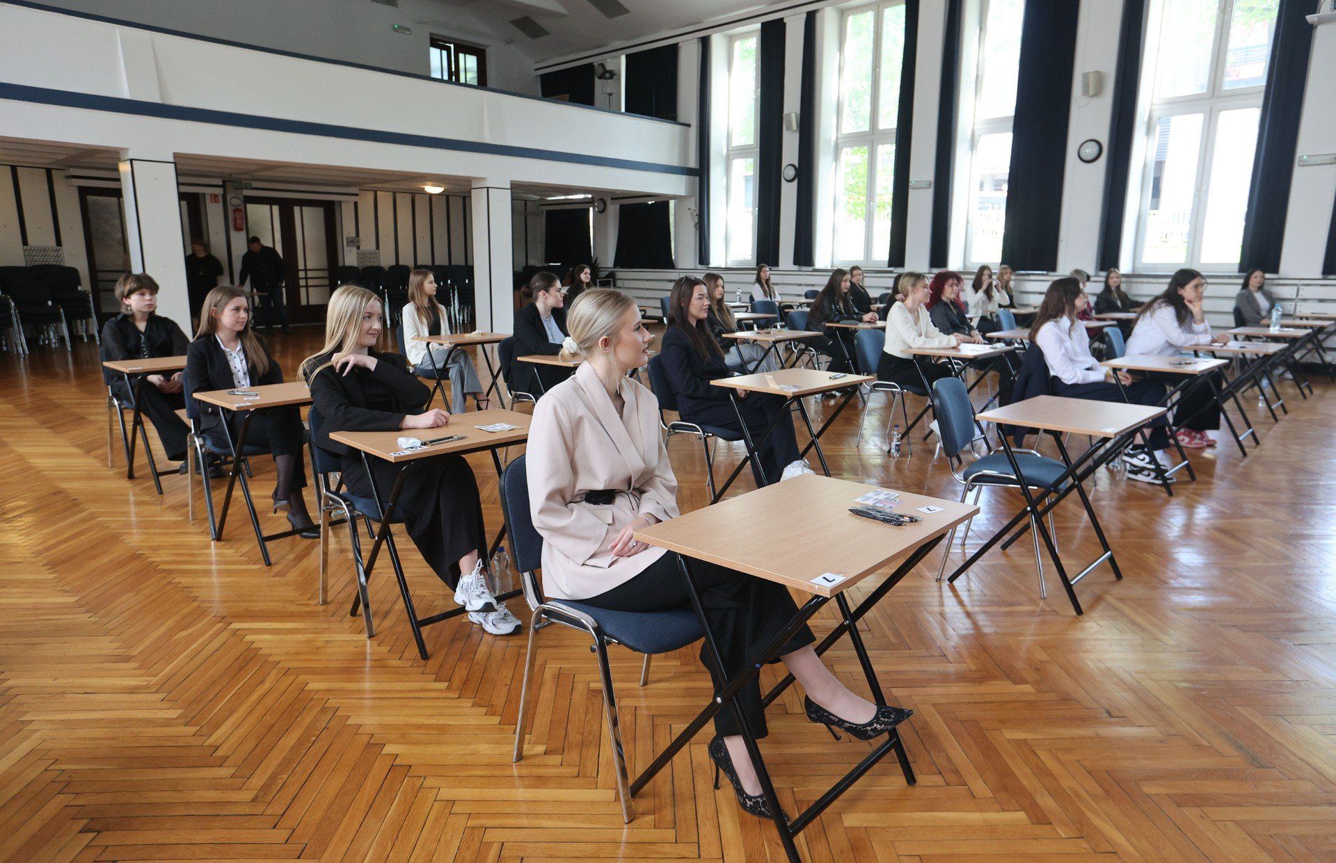 Prywatne Technikum Ekonomiczne w Nowy Sączuul. Kochanowskiego 3Zdawało 12, otrzymało świadectwo 3Zdawalność: 25 procent