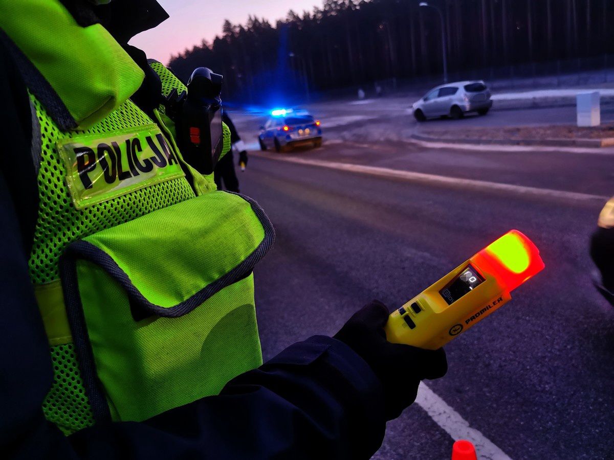 kontrola drogowa alkomat badanie trzeźwości policja