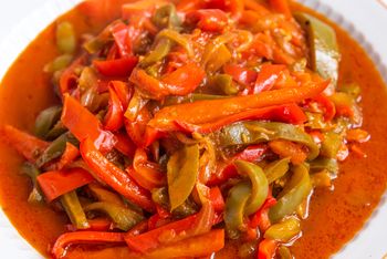 Koleżanka z Włoch zrobiła peperonatę. Tak aromatycznego gulaszu dawno nie jadłam