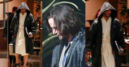 Przepasany szlafrokiem Keanu Reeves wietrzy umięśnione łydki na planie nowego "Matriksa" (FOTO)