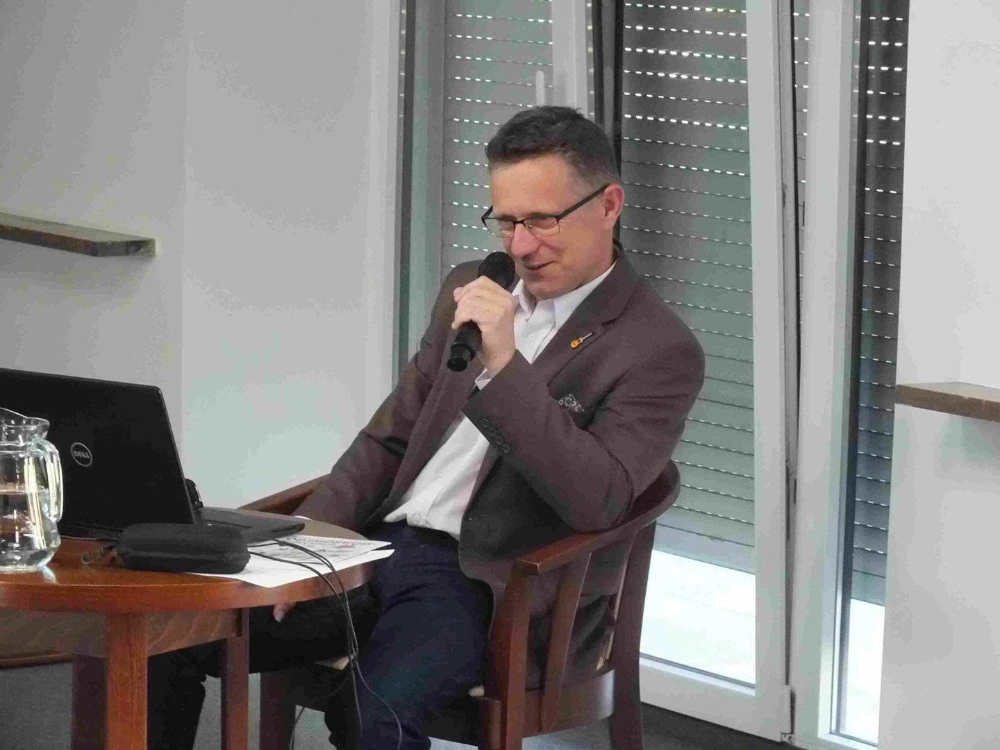 Włodzimierz Sojka na spotkaniu w starachowickiej bibliotece