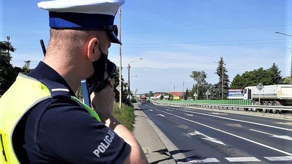 Wrocław. Podsumowanie akcji "Prędkość". Skontrolowano 245 kierowców, zatrzymano osobę poszukiwaną