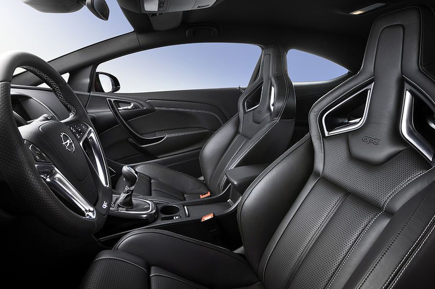 Opel-Astra-GTC-OPC
