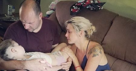 Mama udostępniła zdjęcie z umierającą córką. Chce wspierać innych rodziców