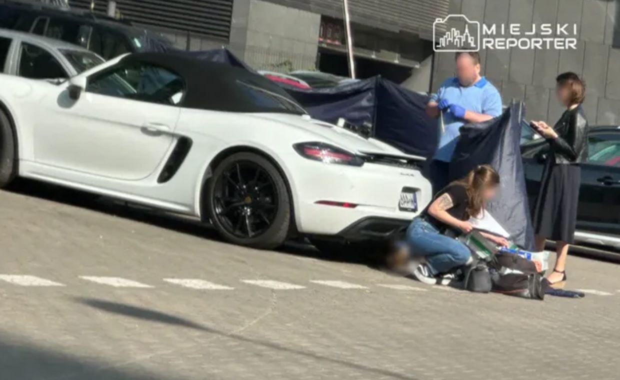 Warszawa: Zajrzał do Porsche. W środku zwłoki mężczyzny
