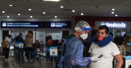 Rząd zmieni zasady kwarantanny. Rzecznik Ministerstwa Zdrowia odpowiada prof. Horbanowi