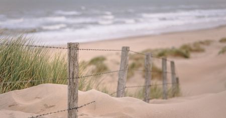 17-latek pochowany żywcem. Przysypał go piach na plaży
