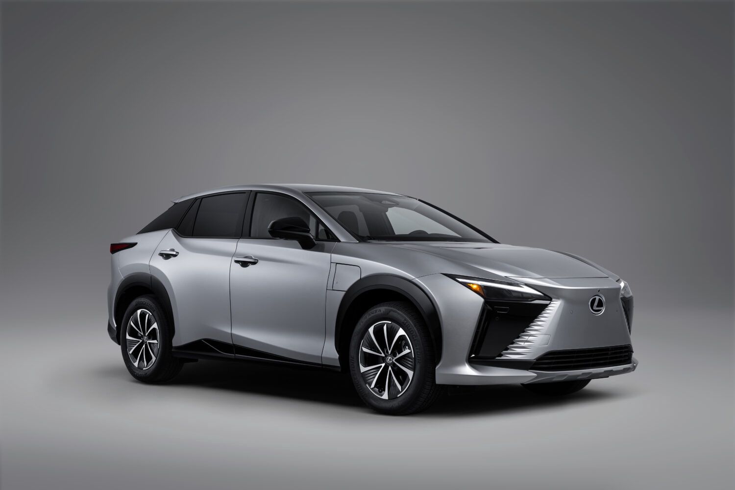 Nowy Lexus RZ