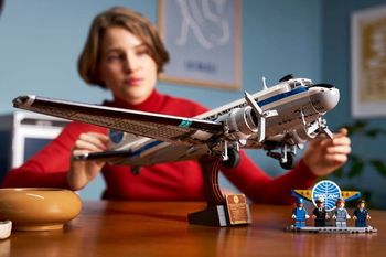 Będzie zestaw LEGO na licencji Boeinga. Samolot Douglas DC-3 w barwach linii Pan Am