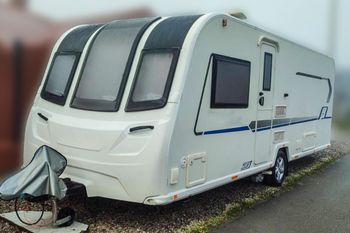 Handlowali kradzionymi przyczepami z Wielkiej Brytanii. Służby w akcji