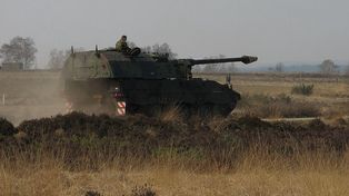 Rzeka pocisków dla Ukrainy. Nie wiadomo, skąd je wzięli