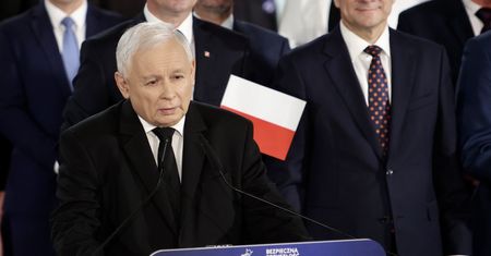 Ile wpływa na konto Kaczyńskiego? Zawrotna kwota