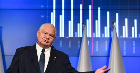 Siemoniak odpowiada Glapińskiemu w WP: "Niepoważna postać, niech się zajmie drożyzną"