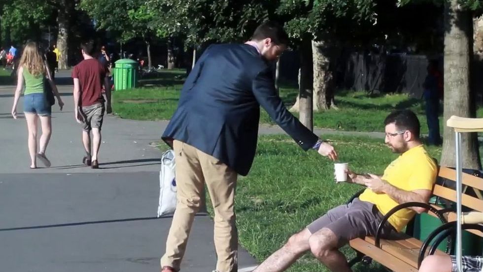 Oceniamy ludzi po wyglądzie? Jak zareaguje hipster, gdy ktoś uzna go za bezdomnego? 1